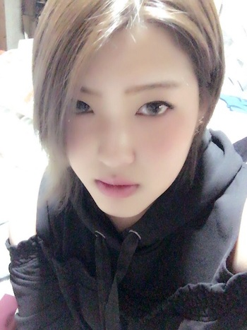 エミリ
